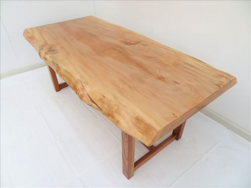 トチ　一枚板テーブル　（TO-004)　　価格；350,000 (円）