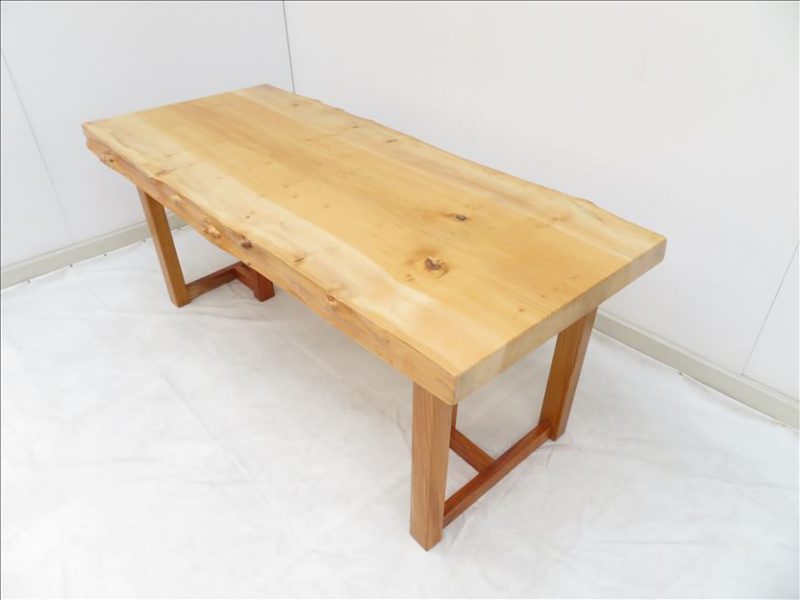 イチョウ　一枚板テーブル　（ICU-001)　　価格；260,000円