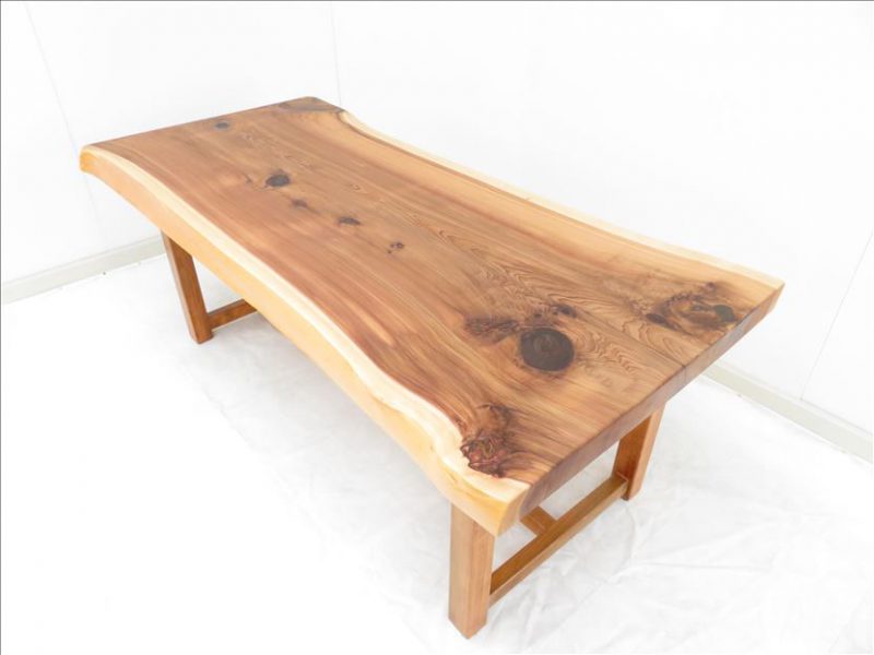 スギ　一枚板テーブル（SUO-004)　　価格；280，000円　