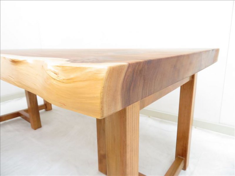 スギ　一枚板テーブル（SUO-004)　　価格；280，000円　