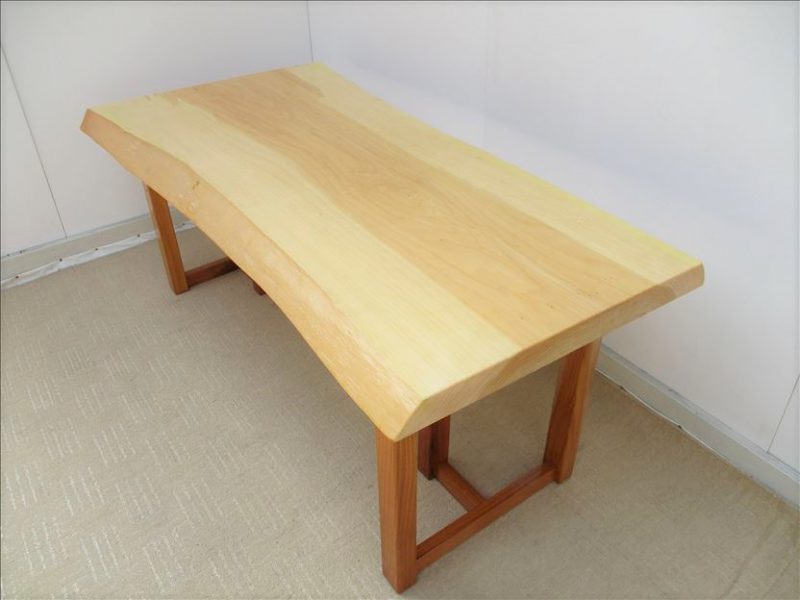 イチョウ　一枚板テーブル　（ICU-002)　　価格；280,000円